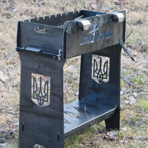 Мангал із вбудованою шашличницею та мотором на 10 шампурів із регулюванням висоти дна щодо шампурів